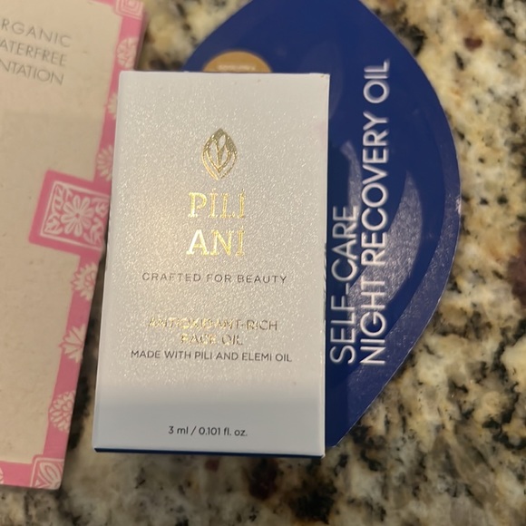 Toner & Face OIL - Picture 2 of 3